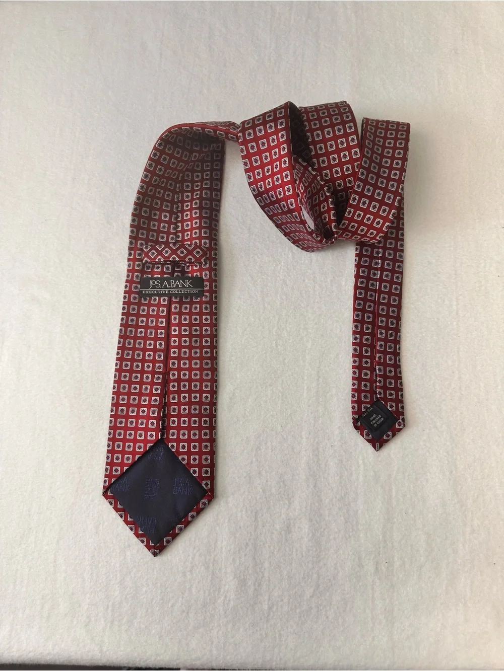 Men's Red Geometric Silk Tie - Classic Pattern Jos a bank